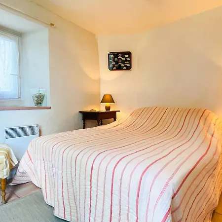 Spacieuse Dans Le Centre Du Village à Proximité De La Et Du Port Villa *