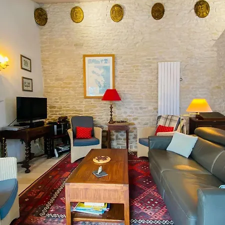 Villa Spacieuse Dans Le Centre Du Village à Proximité De La Et Du Port