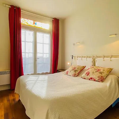 Villa Spacieuse Dans Le Centre Du Village à Proximité De La Et Du Port *